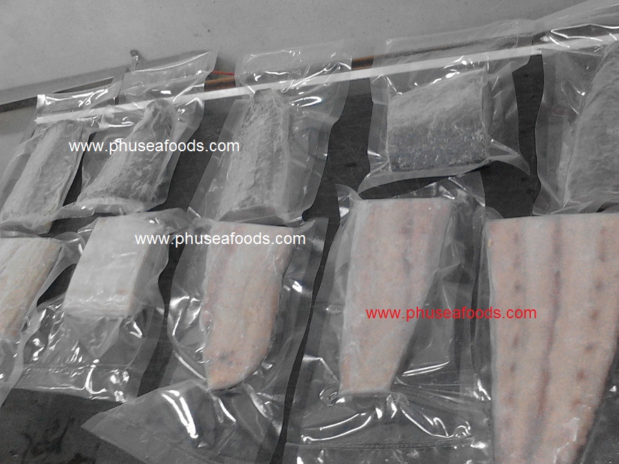 Mahi Mahi Fish Fillets Skin-ON on vacuuming Step